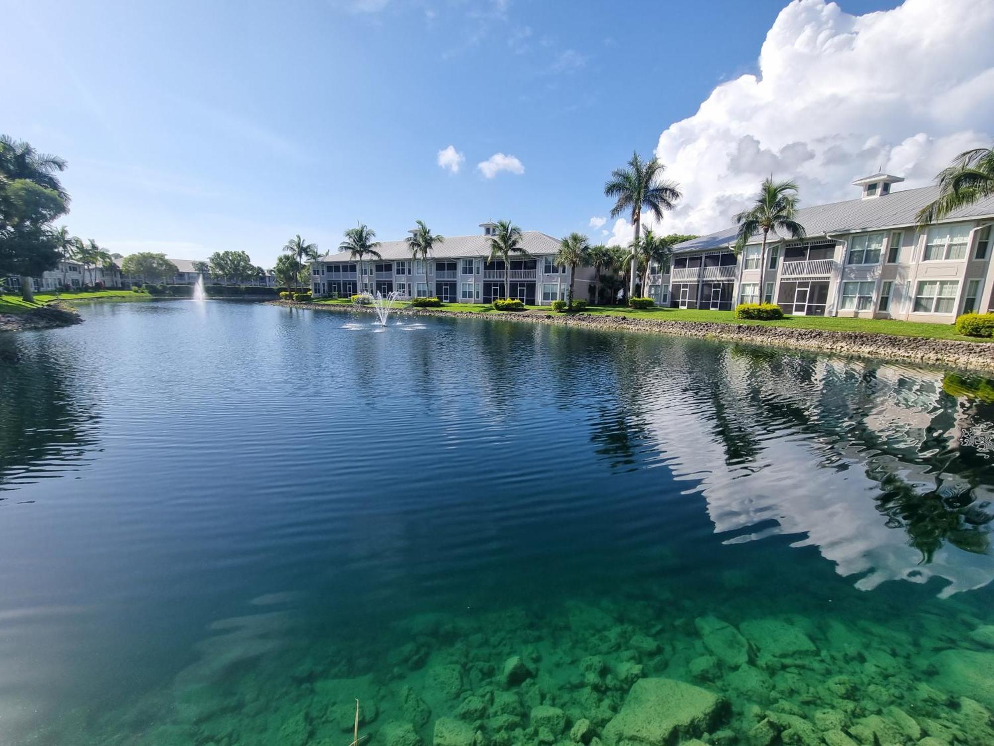 Stunning 2-Bedroom Plus Den Condo In Greenlinks Resort Нейплсз Екстер'єр фото